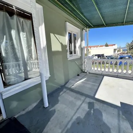 Holiday home Sotiri's Art House *